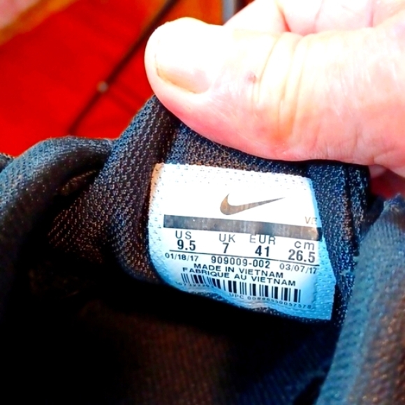 Nike‎ Training Men's Athletic Sneakers 9.5 M - Picture 8 of 11